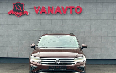 Volkswagen Tiguan II, 2021 год, 2 850 000 рублей, 2 фотография