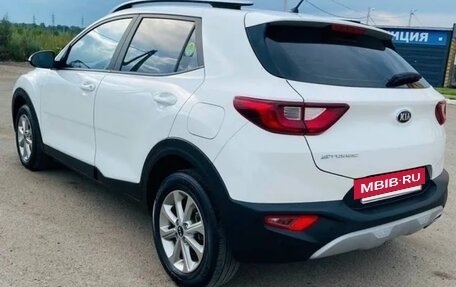 KIA Stonic, 2019 год, 1 666 000 рублей, 4 фотография
