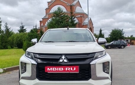 Mitsubishi L200 IV рестайлинг, 2019 год, 2 385 000 рублей, 13 фотография
