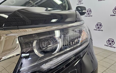 Toyota Land Cruiser Prado 150 рестайлинг 2, 2018 год, 4 800 000 рублей, 9 фотография