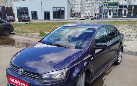Volkswagen Polo VI (EU Market), 2012 год, 700 000 рублей, 2 фотография
