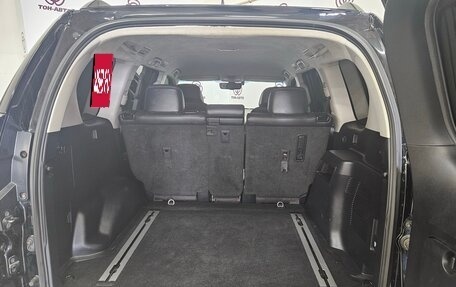 Toyota Land Cruiser Prado 150 рестайлинг 2, 2018 год, 4 800 000 рублей, 18 фотография