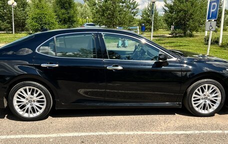 Toyota Camry, 2018 год, 3 450 000 рублей, 3 фотография