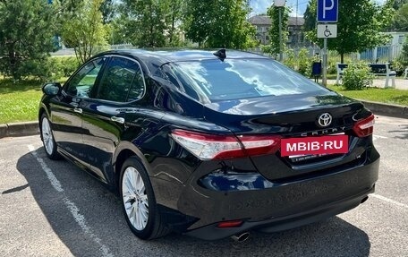 Toyota Camry, 2018 год, 3 450 000 рублей, 6 фотография