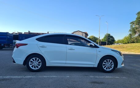 Hyundai Solaris II рестайлинг, 2017 год, 950 000 рублей, 4 фотография