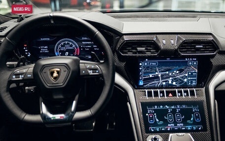 Lamborghini Urus I, 2021 год, 25 000 000 рублей, 10 фотография