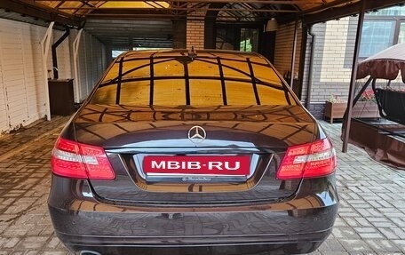 Mercedes-Benz E-Класс, 2010 год, 1 850 000 рублей, 3 фотография