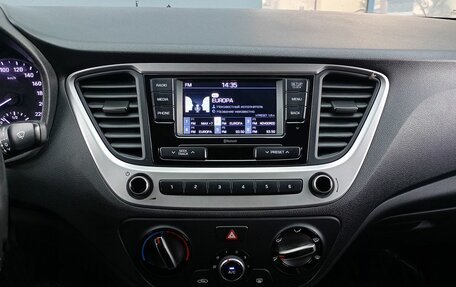 Hyundai Solaris II рестайлинг, 2018 год, 1 298 000 рублей, 10 фотография