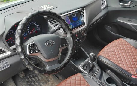Hyundai Solaris II рестайлинг, 2021 год, 1 350 000 рублей, 4 фотография