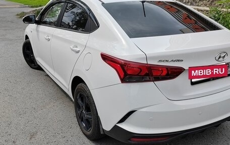Hyundai Solaris II рестайлинг, 2021 год, 1 350 000 рублей, 2 фотография