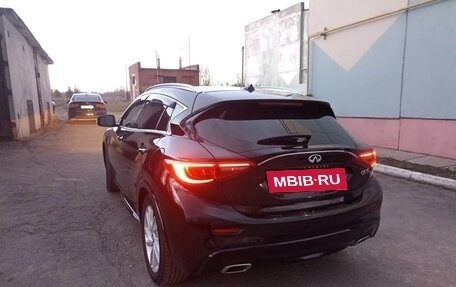 Infiniti QX30, 2016 год, 1 800 000 рублей, 3 фотография