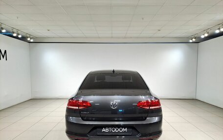Volkswagen Passat B8 рестайлинг, 2018 год, 1 990 000 рублей, 6 фотография