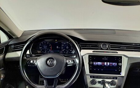 Volkswagen Passat B8 рестайлинг, 2018 год, 1 990 000 рублей, 9 фотография