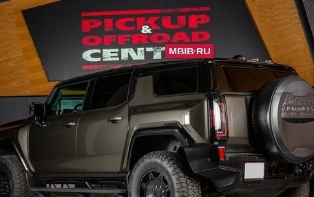 GMC Hummer EV, 2023 год, 14 798 000 рублей, 3 фотография