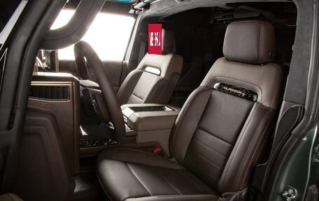 GMC Hummer EV, 2023 год, 14 798 000 рублей, 10 фотография