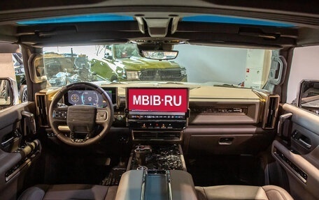 GMC Hummer EV, 2023 год, 14 798 000 рублей, 9 фотография