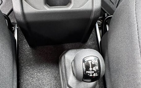 Suzuki Jimny, 2025 год, 3 200 000 рублей, 15 фотография