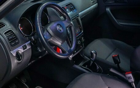 Skoda Yeti I рестайлинг, 2015 год, 1 020 000 рублей, 11 фотография