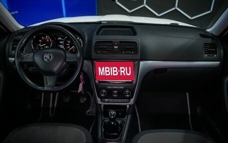 Skoda Yeti I рестайлинг, 2015 год, 1 020 000 рублей, 12 фотография