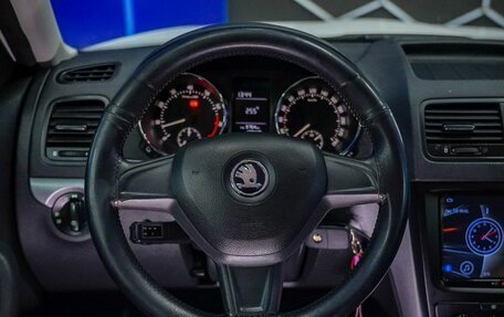 Skoda Yeti I рестайлинг, 2015 год, 1 020 000 рублей, 25 фотография