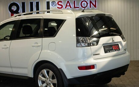 Mitsubishi Outlander III рестайлинг 3, 2010 год, 1 165 000 рублей, 14 фотография