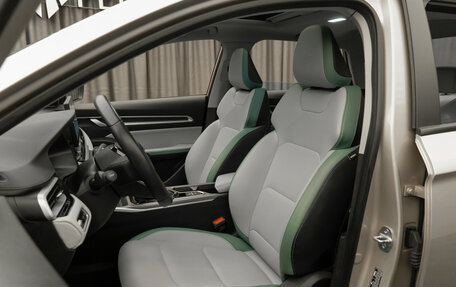 Geely Emgrand, 2023 год, 1 690 000 рублей, 9 фотография