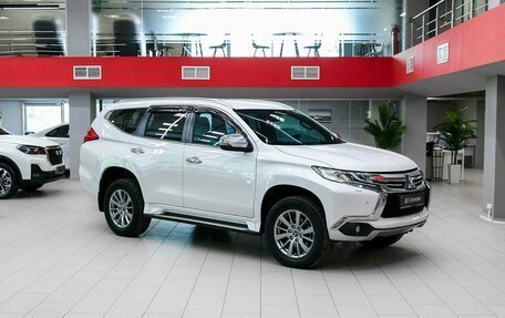Mitsubishi Pajero Sport III рестайлинг, 2018 год, 2 550 000 рублей, 3 фотография