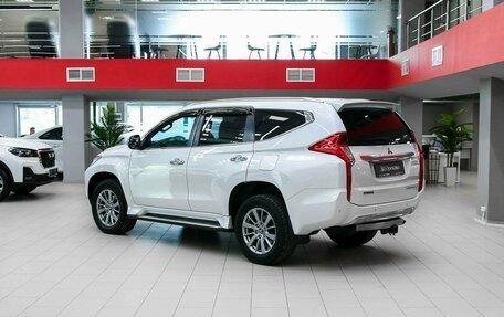 Mitsubishi Pajero Sport III рестайлинг, 2018 год, 2 550 000 рублей, 4 фотография