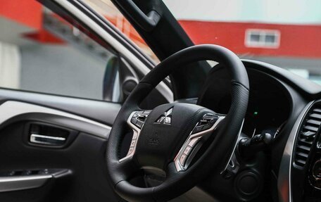 Mitsubishi Pajero Sport III рестайлинг, 2018 год, 2 550 000 рублей, 14 фотография