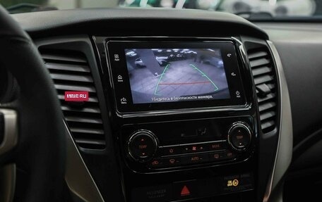 Mitsubishi Pajero Sport III рестайлинг, 2018 год, 2 550 000 рублей, 15 фотография