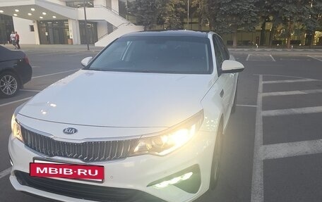 KIA Optima IV, 2019 год, 1 700 000 рублей, 2 фотография