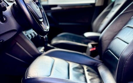 Volkswagen Tiguan II, 2019 год, 2 090 000 рублей, 13 фотография