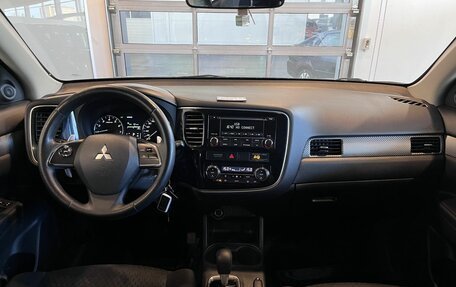 Mitsubishi Outlander III рестайлинг 3, 2013 год, 1 320 000 рублей, 9 фотография