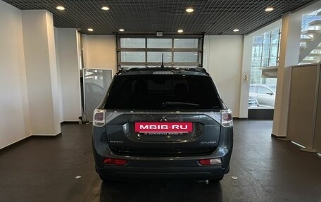 Mitsubishi Outlander III рестайлинг 3, 2013 год, 1 320 000 рублей, 4 фотография