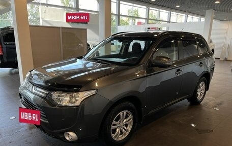 Mitsubishi Outlander III рестайлинг 3, 2013 год, 1 320 000 рублей, 7 фотография