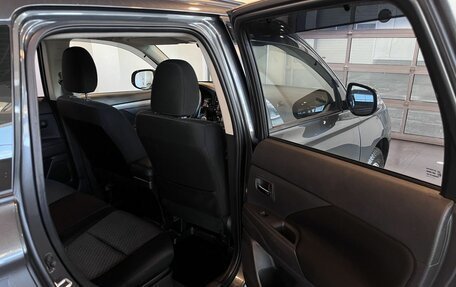 Mitsubishi Outlander III рестайлинг 3, 2013 год, 1 320 000 рублей, 25 фотография