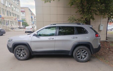 Jeep Cherokee, 2018 год, 2 200 000 рублей, 3 фотография
