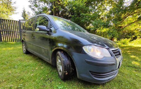 Volkswagen Touran III, 2007 год, 490 000 рублей, 2 фотография