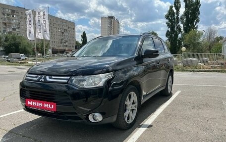 Mitsubishi Outlander III рестайлинг 3, 2013 год, 1 399 000 рублей, 1 фотография