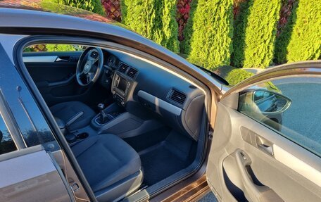 Volkswagen Jetta VI, 2011 год, 1 090 000 рублей, 10 фотография