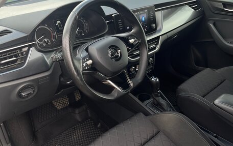 Skoda Rapid II, 2021 год, 1 750 000 рублей, 33 фотография