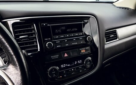 Mitsubishi Outlander III рестайлинг 3, 2013 год, 1 599 000 рублей, 9 фотография