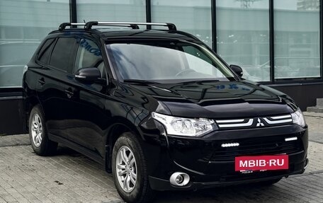 Mitsubishi Outlander III рестайлинг 3, 2013 год, 1 599 000 рублей, 7 фотография