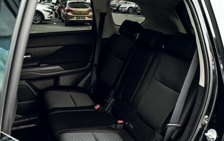 Mitsubishi Outlander III рестайлинг 3, 2013 год, 1 599 000 рублей, 17 фотография