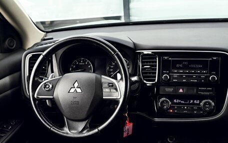 Mitsubishi Outlander III рестайлинг 3, 2013 год, 1 599 000 рублей, 19 фотография