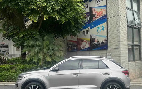 Volkswagen T-Roc I, 2022 год, 1 180 001 рублей, 5 фотография