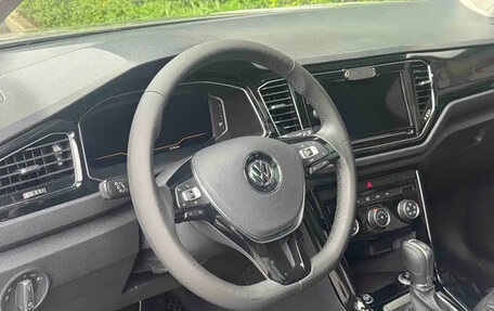 Volkswagen T-Roc I, 2022 год, 1 180 001 рублей, 12 фотография