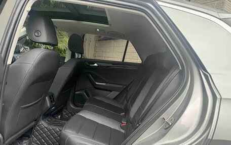 Volkswagen T-Roc I, 2022 год, 1 180 001 рублей, 17 фотография