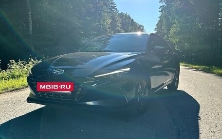 Hyundai Elantra, 2021 год, 2 000 000 рублей, 2 фотография