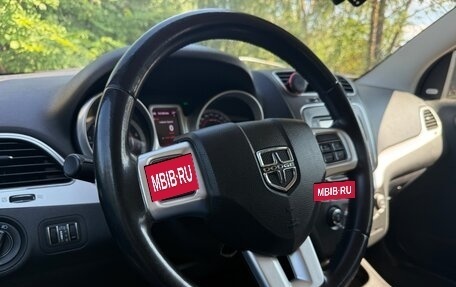 Dodge Journey I, 2011 год, 1 300 000 рублей, 14 фотография